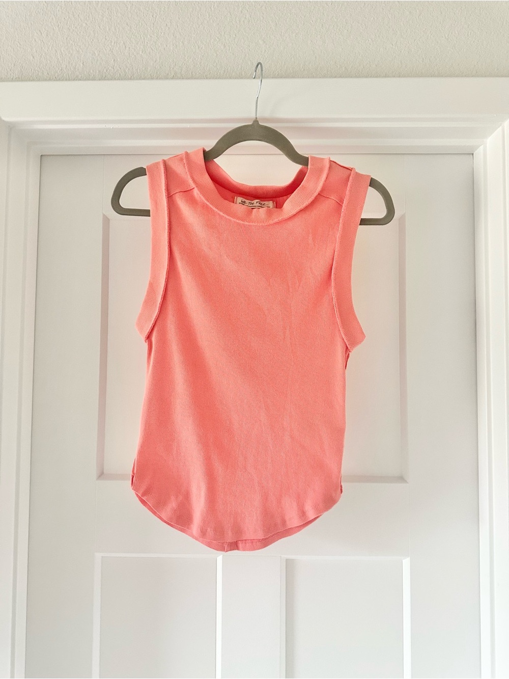 Free People We The Free โKateโ Ribbed Tank Tee Coral Peach - Medium (NWOT)
